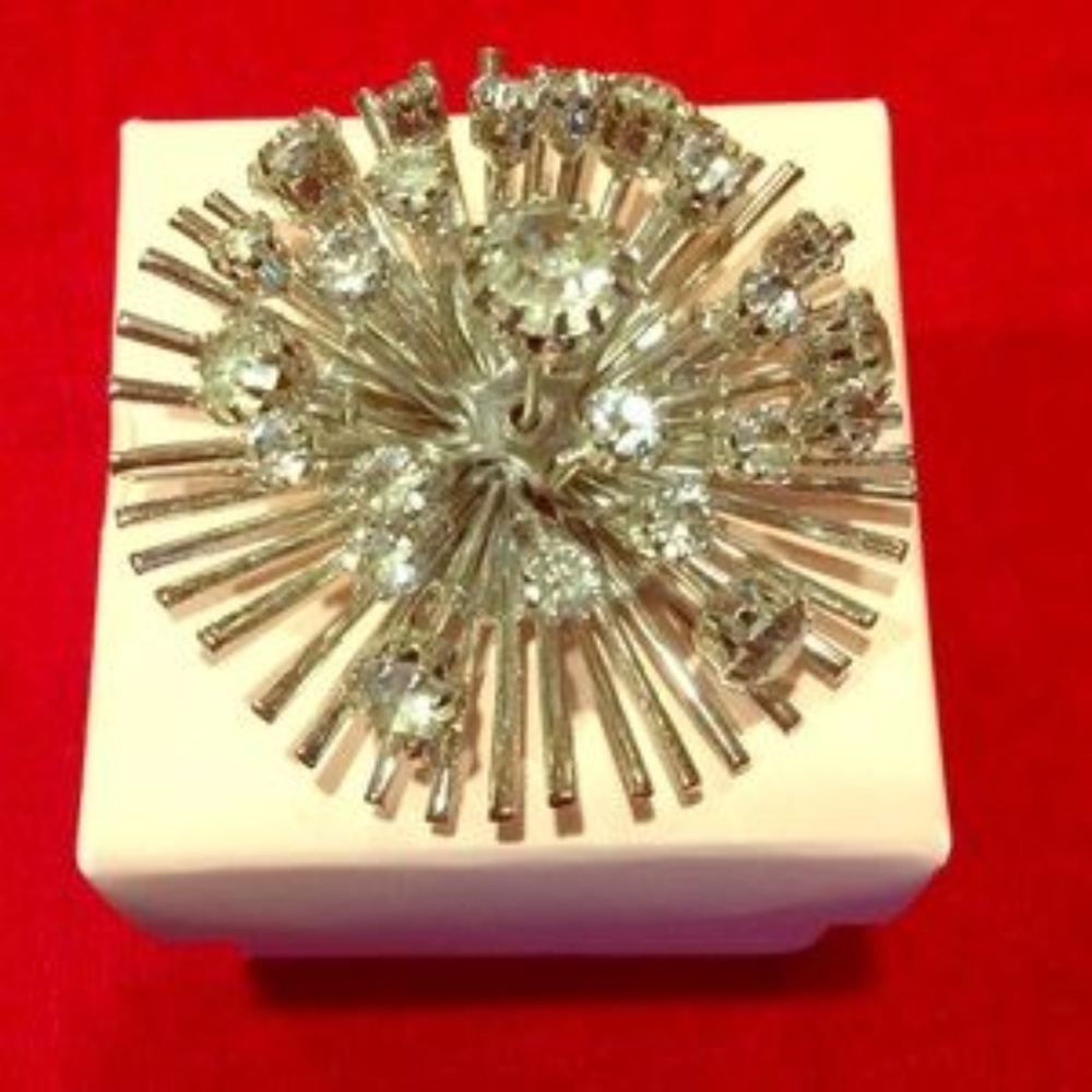 Vintage starburst brooch pin